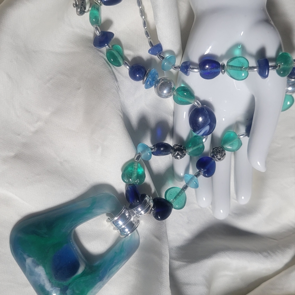 Sea Shore Colored Beads Hearts & Flowers - Picture 1 of 4